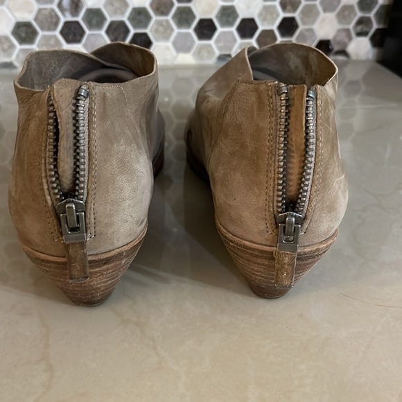 Eileen Fisher Jenkins Tumbled Nubuck Booties Light Brown, Size 8.5 - Picture 7 of 10